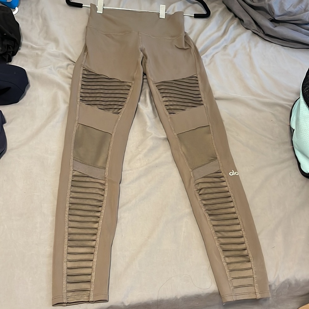 ALO Yoga leggings